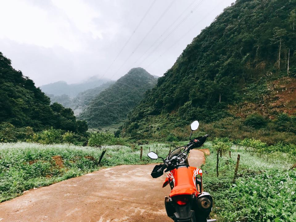 Bạn có thể di chuyển từ Hà Nội đến Mộc Châu bằng xe máy